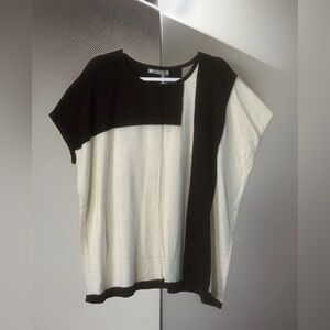 InCashmere Black and Cream Tunic Top